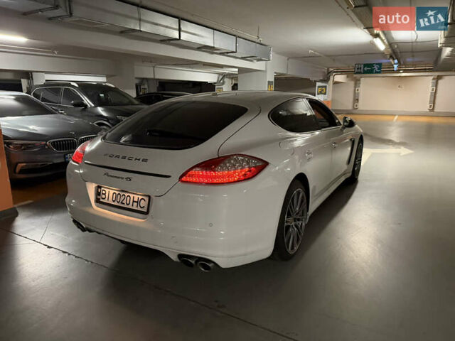 Білий Порше Panamera, об'ємом двигуна 4.8 л та пробігом 210 тис. км за 21500 $, фото 48 на Automoto.ua