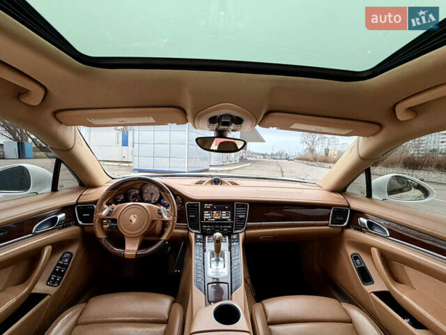 Білий Порше Panamera, об'ємом двигуна 4.8 л та пробігом 210 тис. км за 21500 $, фото 36 на Automoto.ua