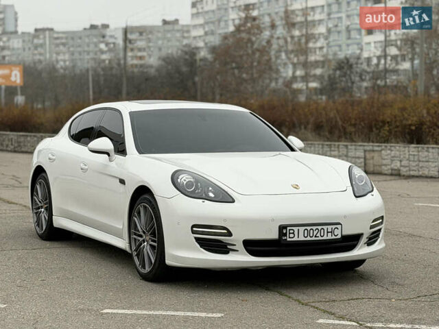 Білий Порше Panamera, об'ємом двигуна 4.8 л та пробігом 210 тис. км за 21500 $, фото 12 на Automoto.ua