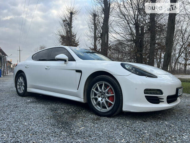 Білий Порше Panamera, об'ємом двигуна 4.81 л та пробігом 190 тис. км за 28000 $, фото 11 на Automoto.ua