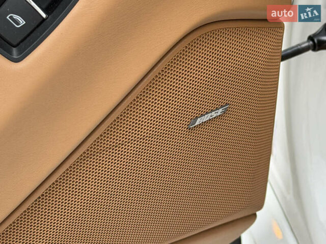 Білий Порше Panamera, об'ємом двигуна 4.8 л та пробігом 210 тис. км за 21500 $, фото 32 на Automoto.ua