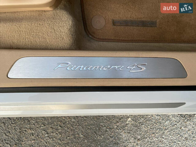 Белый Порше Панамера, объемом двигателя 4.8 л и пробегом 103 тыс. км за 19800 $, фото 12 на Automoto.ua