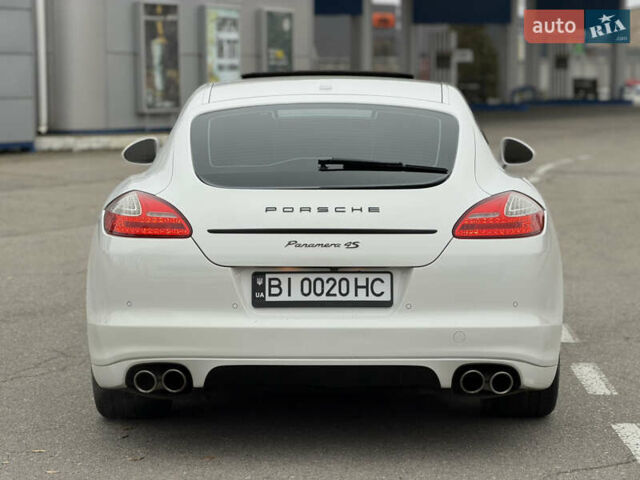 Білий Порше Panamera, об'ємом двигуна 4.8 л та пробігом 210 тис. км за 21500 $, фото 17 на Automoto.ua