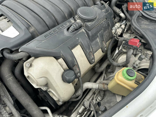 Білий Порше Panamera, об'ємом двигуна 4.8 л та пробігом 180 тис. км за 16350 $, фото 44 на Automoto.ua