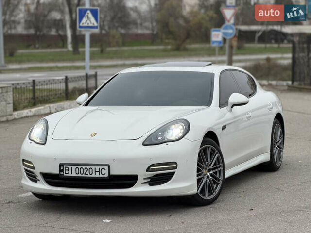 Білий Порше Panamera, об'ємом двигуна 4.8 л та пробігом 210 тис. км за 21500 $, фото 1 на Automoto.ua