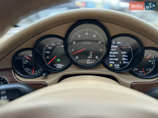 Білий Порше Panamera, об'ємом двигуна 3.61 л та пробігом 137 тис. км за 25300 $, фото 58 на Automoto.ua