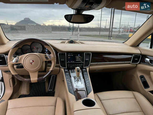 Білий Порше Panamera, об'ємом двигуна 4.8 л та пробігом 180 тис. км за 16350 $, фото 27 на Automoto.ua