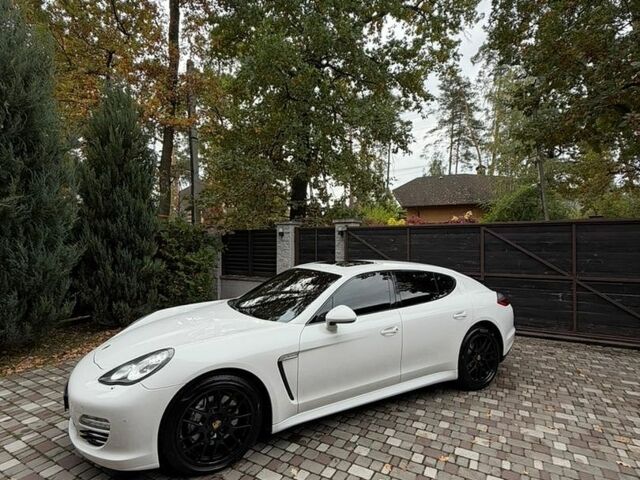 Білий Порше Panamera, об'ємом двигуна 4.81 л та пробігом 149 тис. км за 18500 $, фото 1 на Automoto.ua