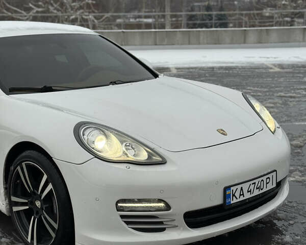 Белый Порше Панамера, объемом двигателя 3.6 л и пробегом 125 тыс. км за 17999 $, фото 3 на Automoto.ua