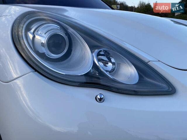 Белый Порше Панамера, объемом двигателя 4.8 л и пробегом 103 тыс. км за 19800 $, фото 9 на Automoto.ua