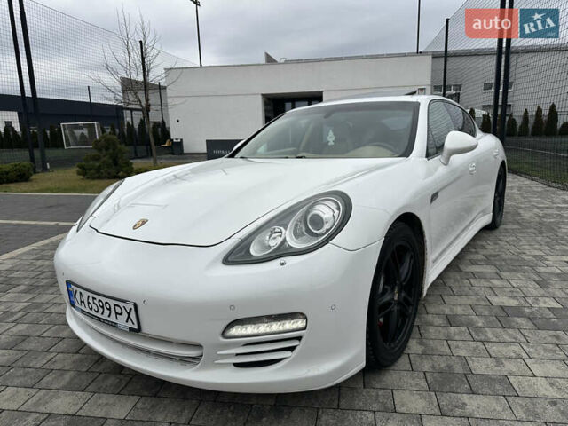 Білий Порше Panamera, об'ємом двигуна 4.8 л та пробігом 180 тис. км за 16350 $, фото 12 на Automoto.ua