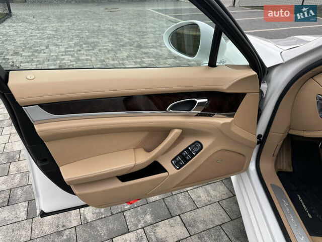 Білий Порше Panamera, об'ємом двигуна 4.8 л та пробігом 180 тис. км за 16350 $, фото 29 на Automoto.ua