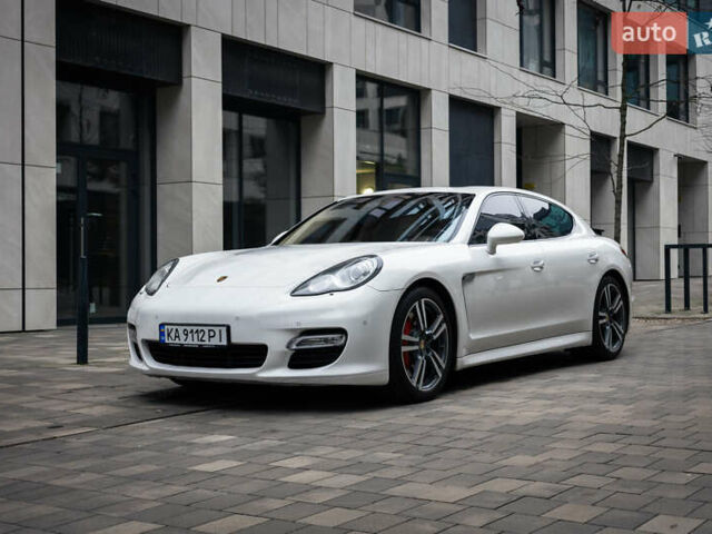 Белый Порше Панамера, объемом двигателя 4.81 л и пробегом 129 тыс. км за 26000 $, фото 27 на Automoto.ua