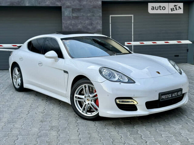 Білий Порше Panamera, об'ємом двигуна 4.81 л та пробігом 99 тис. км за 33000 $, фото 4 на Automoto.ua