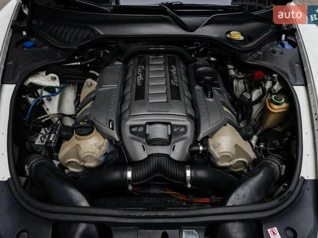 Белый Порше Панамера, объемом двигателя 4.81 л и пробегом 129 тыс. км за 26000 $, фото 66 на Automoto.ua