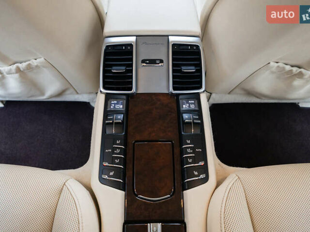 Белый Порше Панамера, объемом двигателя 4.81 л и пробегом 129 тыс. км за 26000 $, фото 49 на Automoto.ua