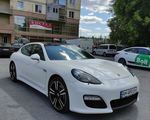 Білий Порше Panamera, об'ємом двигуна 3 л та пробігом 65 тис. км за 31800 $, фото 5 на Automoto.ua