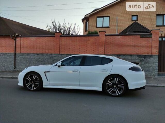 Білий Порше Panamera, об'ємом двигуна 3 л та пробігом 65 тис. км за 31800 $, фото 31 на Automoto.ua