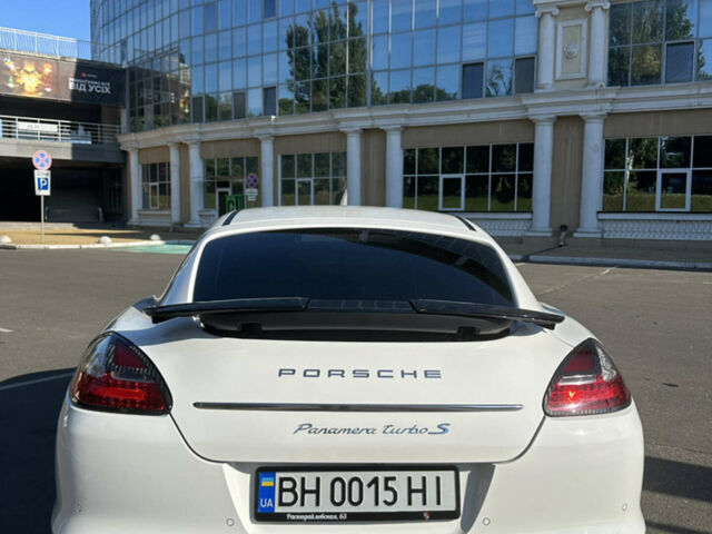 Білий Порше Panamera, об'ємом двигуна 4.81 л та пробігом 117 тис. км за 30000 $, фото 21 на Automoto.ua