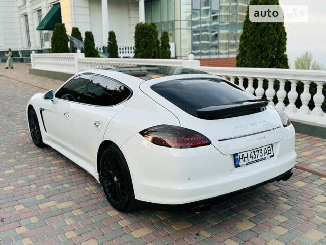 Білий Порше Panamera, об'ємом двигуна 3.6 л та пробігом 117 тис. км за 22900 $, фото 10 на Automoto.ua