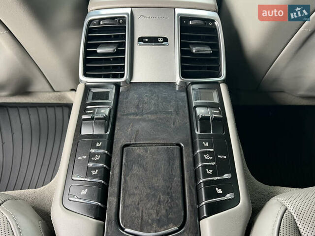 Белый Порше Панамера, объемом двигателя 4.81 л и пробегом 168 тыс. км за 21900 $, фото 7 на Automoto.ua