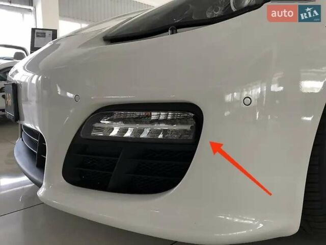 Білий Порше Panamera, об'ємом двигуна 3 л та пробігом 65 тис. км за 31800 $, фото 3 на Automoto.ua