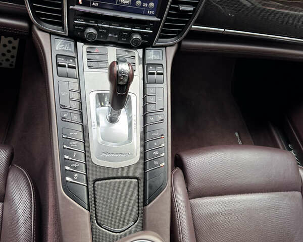Білий Порше Panamera, об'ємом двигуна 4.81 л та пробігом 87 тис. км за 33000 $, фото 5 на Automoto.ua