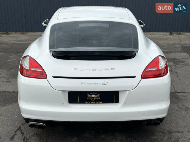 Белый Порше Панамера, объемом двигателя 4.81 л и пробегом 168 тыс. км за 21900 $, фото 4 на Automoto.ua