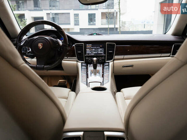 Белый Порше Панамера, объемом двигателя 4.81 л и пробегом 129 тыс. км за 26000 $, фото 48 на Automoto.ua