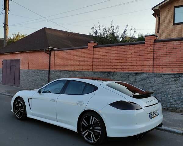 Білий Порше Panamera, об'ємом двигуна 3 л та пробігом 65 тис. км за 31800 $, фото 32 на Automoto.ua