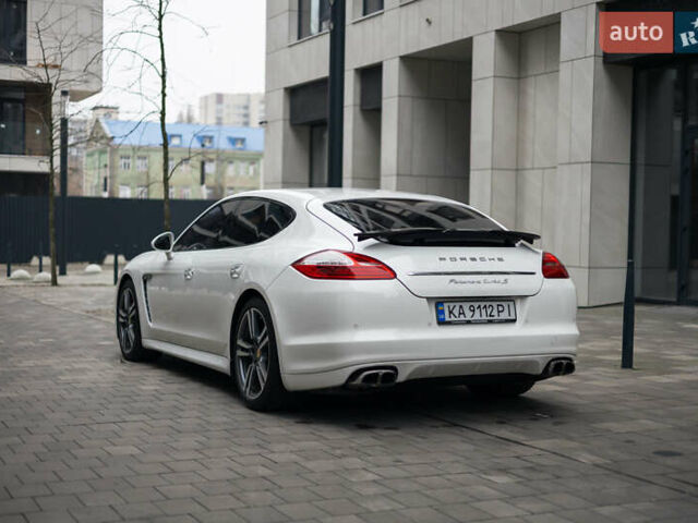 Белый Порше Панамера, объемом двигателя 4.81 л и пробегом 129 тыс. км за 26000 $, фото 72 на Automoto.ua