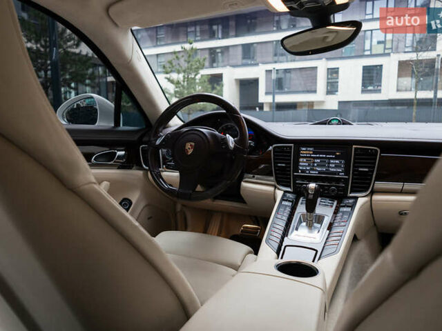 Белый Порше Панамера, объемом двигателя 4.81 л и пробегом 129 тыс. км за 26000 $, фото 47 на Automoto.ua