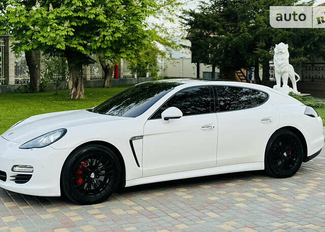 Білий Порше Panamera, об'ємом двигуна 3.6 л та пробігом 117 тис. км за 22900 $, фото 1 на Automoto.ua