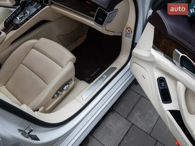 Белый Порше Панамера, объемом двигателя 4.81 л и пробегом 129 тыс. км за 26000 $, фото 35 на Automoto.ua