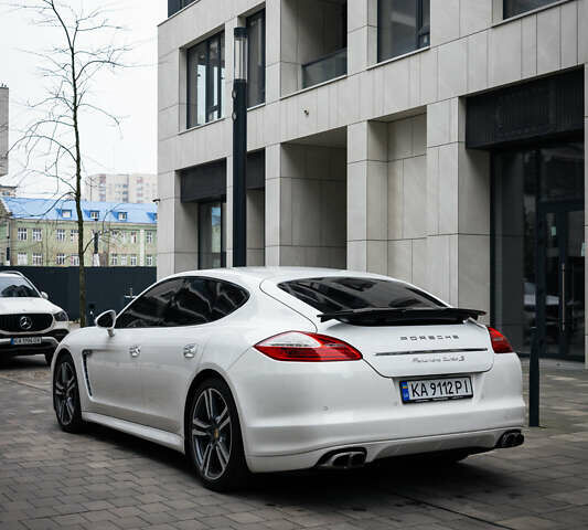 Белый Порше Панамера, объемом двигателя 4.81 л и пробегом 129 тыс. км за 26000 $, фото 31 на Automoto.ua