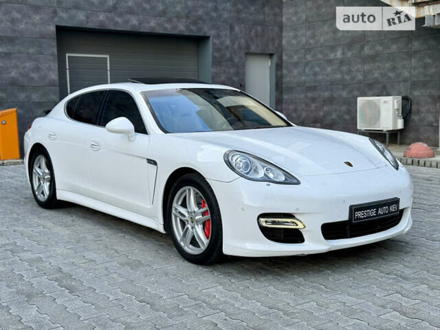 Білий Порше Panamera, об'ємом двигуна 4.81 л та пробігом 99 тис. км за 33000 $, фото 9 на Automoto.ua