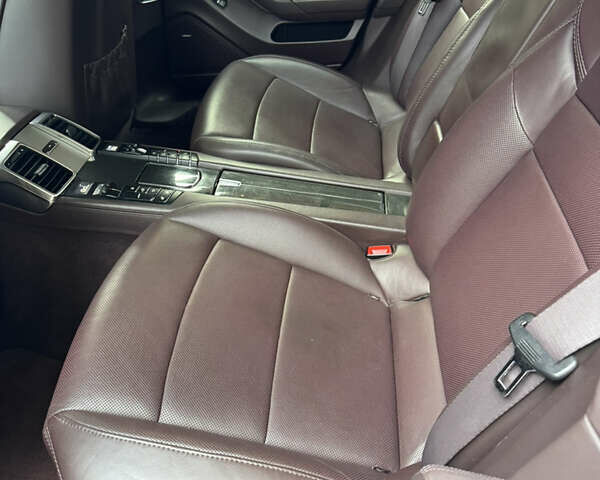 Білий Порше Panamera, об'ємом двигуна 4.81 л та пробігом 87 тис. км за 33000 $, фото 9 на Automoto.ua