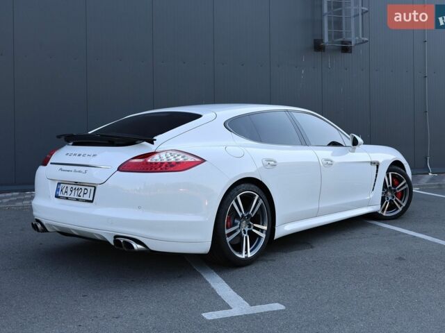 Білий Порше Panamera, об'ємом двигуна 4.81 л та пробігом 129 тис. км за 24000 $, фото 4 на Automoto.ua