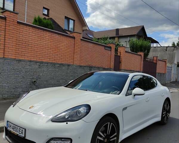 Білий Порше Panamera, об'ємом двигуна 3 л та пробігом 65 тис. км за 31800 $, фото 8 на Automoto.ua