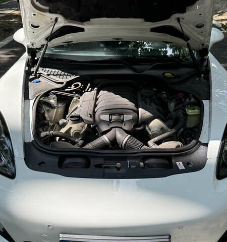 Білий Порше Panamera, об'ємом двигуна 4.81 л та пробігом 68 тис. км за 28500 $, фото 22 на Automoto.ua