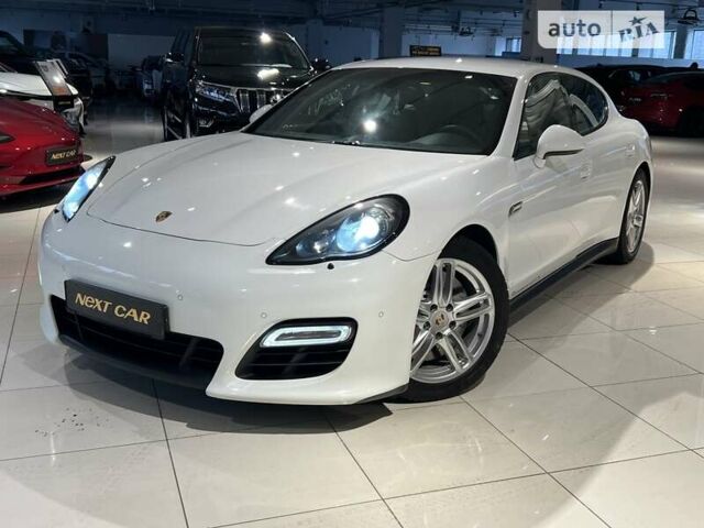 Білий Порше Panamera, об'ємом двигуна 4.81 л та пробігом 136 тис. км за 28900 $, фото 28 на Automoto.ua