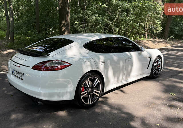 Білий Порше Panamera, об'ємом двигуна 4.81 л та пробігом 68 тис. км за 28500 $, фото 8 на Automoto.ua