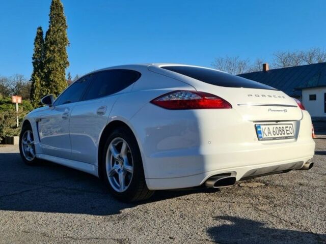 Білий Порше Panamera, об'ємом двигуна 0.36 л та пробігом 140 тис. км за 26900 $, фото 16 на Automoto.ua