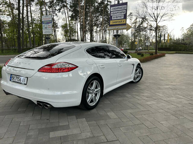 Білий Порше Panamera, об'ємом двигуна 4.81 л та пробігом 119 тис. км за 28888 $, фото 24 на Automoto.ua