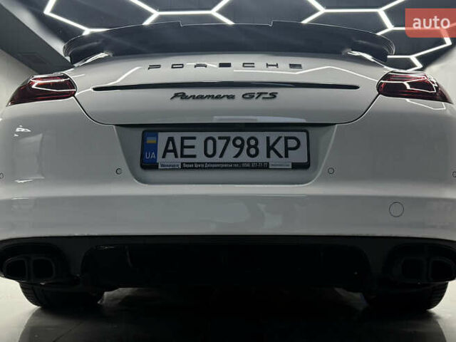 Белый Порше Панамера, объемом двигателя 4.81 л и пробегом 200 тыс. км за 24500 $, фото 3 на Automoto.ua