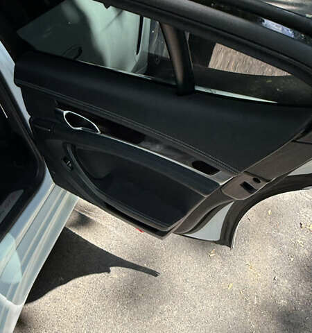 Білий Порше Panamera, об'ємом двигуна 4.81 л та пробігом 68 тис. км за 28500 $, фото 37 на Automoto.ua