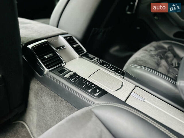 Белый Порше Панамера, объемом двигателя 4.8 л и пробегом 97 тыс. км за 22900 $, фото 32 на Automoto.ua