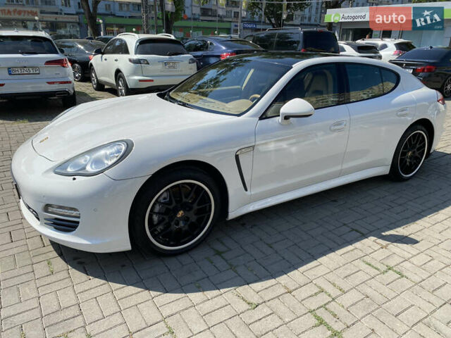 Білий Порше Panamera, об'ємом двигуна 3.61 л та пробігом 122 тис. км за 22800 $, фото 6 на Automoto.ua