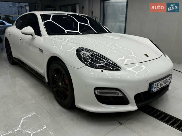Белый Порше Панамера, объемом двигателя 4.81 л и пробегом 200 тыс. км за 24500 $, фото 7 на Automoto.ua