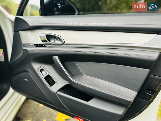 Белый Порше Панамера, объемом двигателя 4.8 л и пробегом 97 тыс. км за 22900 $, фото 39 на Automoto.ua